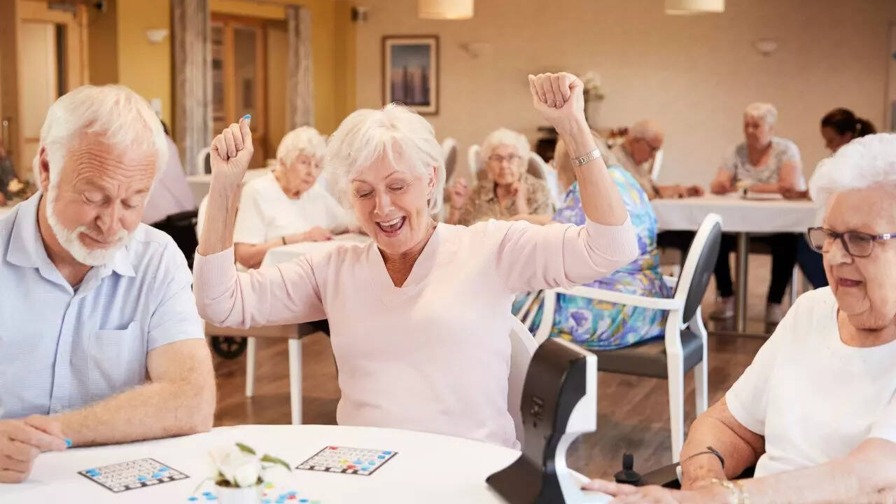 The link between social life and reduced frailty in seniors