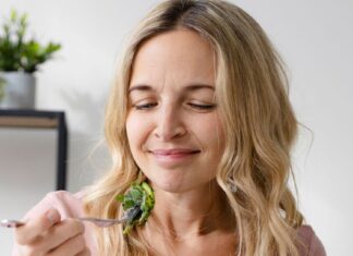 ‘I’m a nutrition expert – this lunch slashes blood pressure’ 'I'm a nutrition expert - this lunch slashes blood pressure'