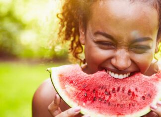 5 Mood-Boosting Foods That Experts Say Actually Work 5 Mood-Boosting Foods That Experts Say Actually Work