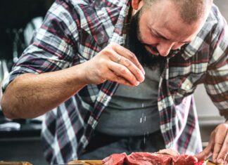 Dietitians Share the Signs of Eating Too Much Salt Dietitians Share the Signs of Eating Too Much Salt