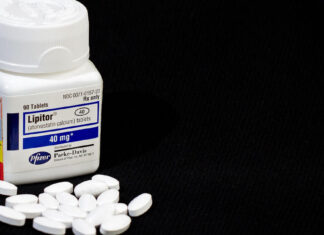 Researchers recommend adults over 70 take cholesterol-lowering statins Researchers recommend adults over 70 take cholesterol-lowering statins