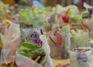 Celebrity chefs teach healthy cooking in South Dallas to help fight food deserts Celebrity chefs teach healthy cooking in South Dallas to help fight food deserts