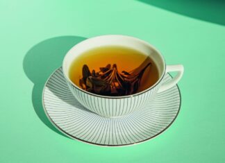 Consuming More Tea, Red Wine, and Berries Promotes Healthier Brain Aging, Study Says Consuming More Tea, Red Wine, and Berries Promotes Healthier Brain Aging, Study Says