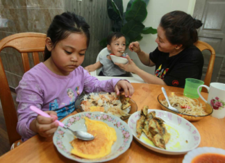 Eating healthy at a lower cost Eating healthy at a lower cost