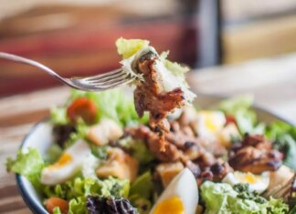 Food habit can 'shave years off your life' – but everyone thinks it's healthy Food habit can 'shave years off your life' - but everyone thinks it's healthy