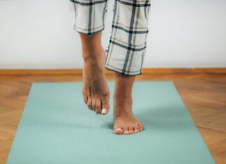 How Well Are You Aging? Depends How Long You Can Stand on 1 Leg How Well Are You Aging? Depends How Long You Can Stand on 1 Leg