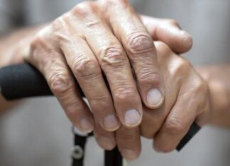 Medicare cuts threaten home health care for aging Missourians Medicare cuts threaten home health care for aging Missourians