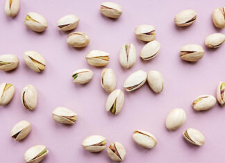 Snack on pistachios, eat strawberries, reconsider your sleep position and 10 more health tips to help you have a great week Snack on pistachios, eat strawberries, reconsider your sleep position and 10 more health tips to help you have a great week