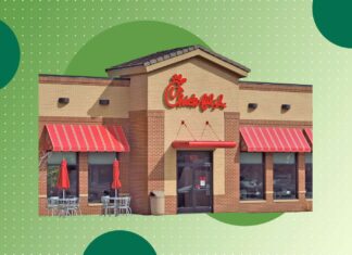 This High-Protein Chick-fil-A Order Is My Travel Meal This High-Protein Chick-fil-A Order Is My Travel Meal