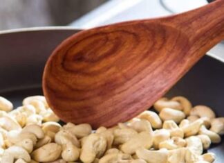 Superfoods in Snacks: A Tasty Path to Healthier Eating Superfoods in Snacks: A Tasty Path to Healthier Eating