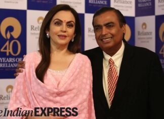 Nita Ambani says husband Mukesh Ambani follows a strict diet; know more about it | Food-wine News Express shorts