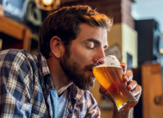 Study Shows Beer Drinkers Have Worst Diet Compared To Wine And Liquor Enthusiasts But Why? beer drinkers have the worst diets