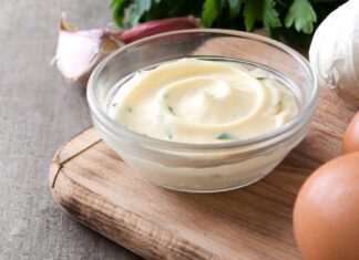 Is mayonnaise with raw eggs safe? Mayonnaise with raw eggs