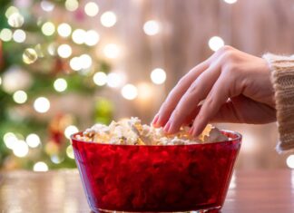 5 tips to control emotional eating during holiday gatherings 5 tips to control emotional eating during holiday gatherings