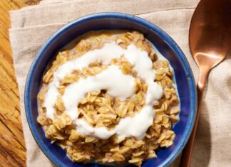 Cinnamon-Roll Oatmeal Cinnamon-Roll Oatmeal