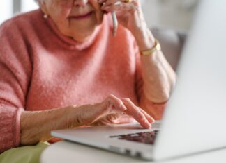 Internet use boosts mental health for older adults worldwide Study: Positive association between Internet use and mental health among adults aged ≥50 years in 23 countries. Image Credit: Halfpoint / Shutterstock