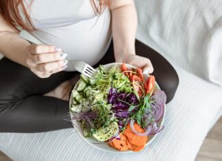 Mom’s Healthy Diet in Pregnancy Pays Big Dividends for Baby Mom's Healthy Diet in Pregnancy Pays Big Dividends for Baby