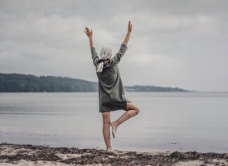 New study finds that balancing on one leg can indicate how well you’re aging Mostly Sunny