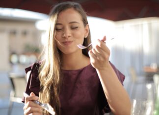 How clean eating became the health trend of 2024 with superfoods How clean eating became the health trend of 2024 with superfoods