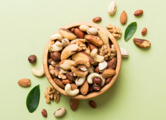 Why It’s A Smart Move To Eat Walnuts Right Before You Sleep Why It's A Smart Move To Eat Walnuts Right Before You Sleep
