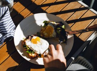 What makes a breakfast heart-healthy? What makes a breakfast heart-healthy?