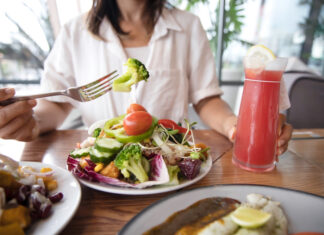 Food and Supplements That Keep You and Your Heart Young Healthy food choices while eating