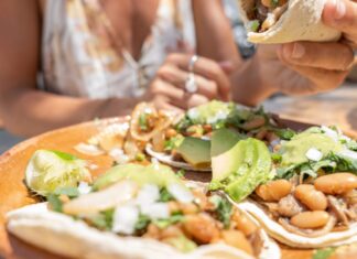 Nutrition experts warn Americans to make 2 changes to their diets for better health Nutrition experts warn Americans to make 2 changes to their diets for better health