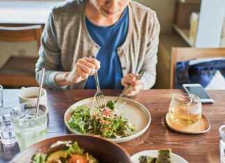 What you eat in midlife affects how healthy you are at age 70, according to a new study What you eat in midlife affects how healthy you are at age 70, according to a new study