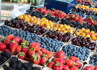 Want To ‘Age Better’? Eat These Foods Berry Fruits At Farmer