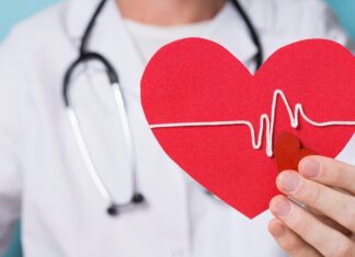 Cardiologists share 10 daily habits that hurt your heart: Too much salt to lack of sleep Cardiologists share 10 daily habits that hurt your heart: Too much salt to lack of sleep