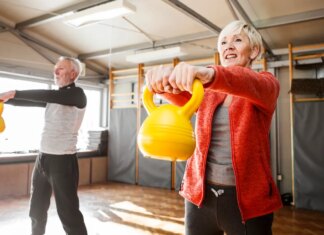 Fitness experts reveal dangerous exercise mistakes that hurt older adults Fitness experts reveal dangerous exercise mistakes that hurt older adults