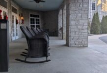 Connection and companionship crucial for seniors’ mental health during holidays | Newsletter Stories Connection and companionship crucial for seniors' mental health during holidays | Newsletter Stories