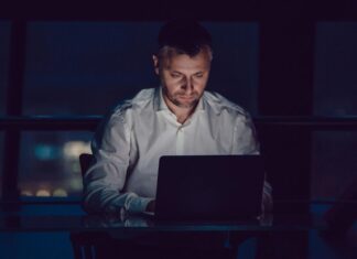 Night owls face higher risk of heart attacks and strokes compared to early birds: study Night owls face higher risk of heart attacks and strokes compared to early birds: study