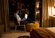 Staying up late is linked to poorer heart health. Here’s what night owls need to know Staying up late is linked to poorer heart health. Here’s what night owls need to know