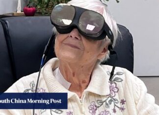 How VR experiences can help elderly people boost their mental health and battle loneliness How VR experiences can help elderly people boost their mental health and battle loneliness