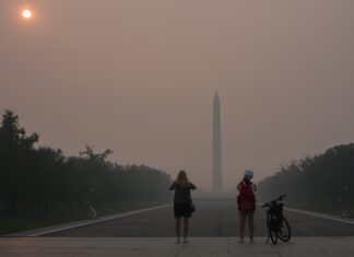 Smoke from Canadian forest fires shrouds Washington, raising concerns Smoke from Canadian forest fires shrouds Washington, raising concerns