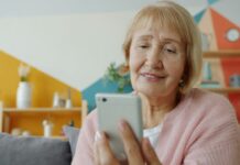Social media use linked to poorer mental health in older Canadians, study finds Social media use linked to poorer mental health in older Canadians, study finds